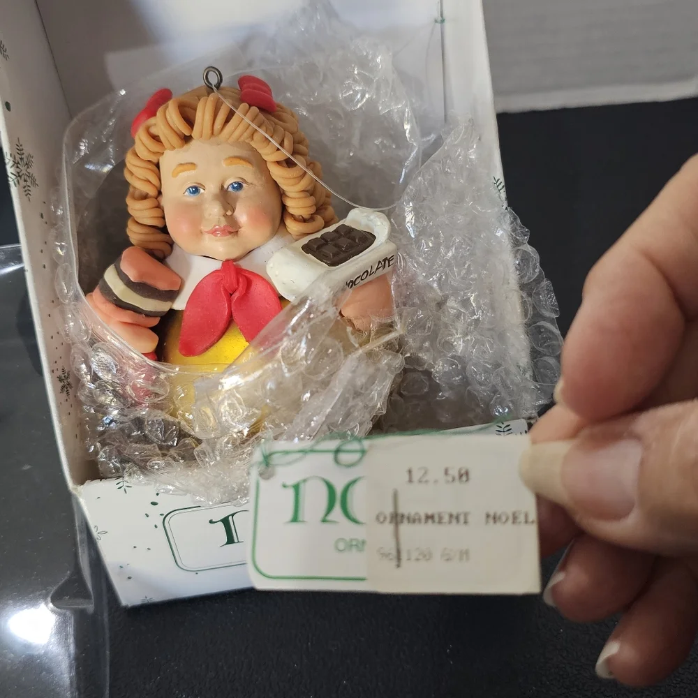 Dept 56 Noel Chocoholic Girl Ball Ornament L👀K Chocolate